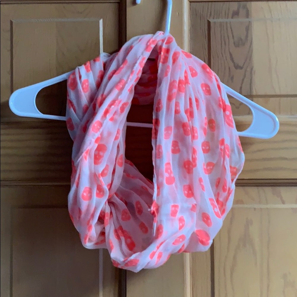 Skull infinity scarf